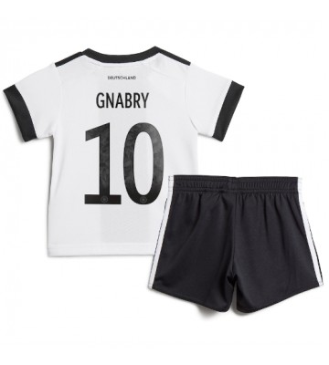 Tyskland Serge Gnabry #10 Hemmakläder Barn VM 2022 Kortärmad (+ Korta byxor)